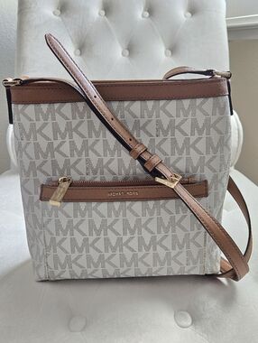 Michael Kors Vanilla and Acorn Signature Crossbody Bag